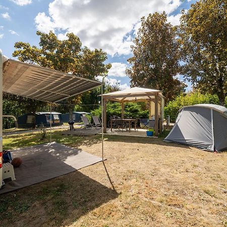 Camping Les Gorges Du Chambon Hotell Eymouthiers  Eksteriør bilde
