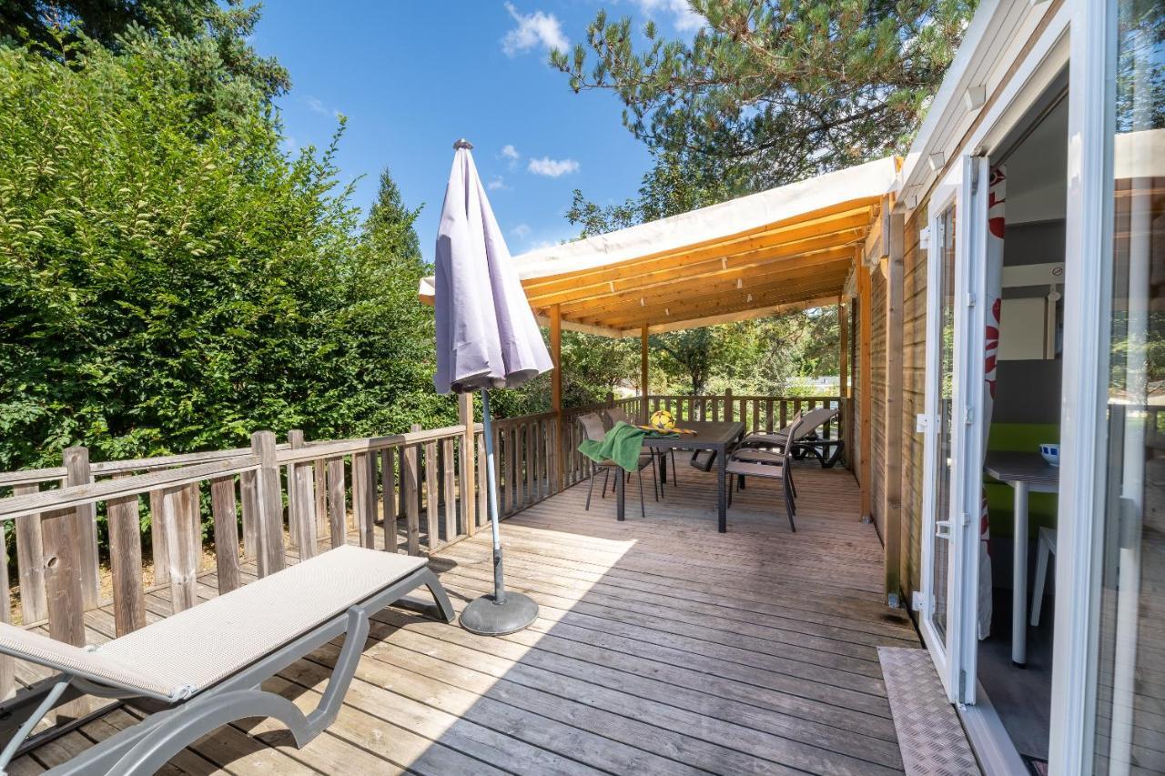 Camping Les Gorges Du Chambon Hotell Eymouthiers  Eksteriør bilde