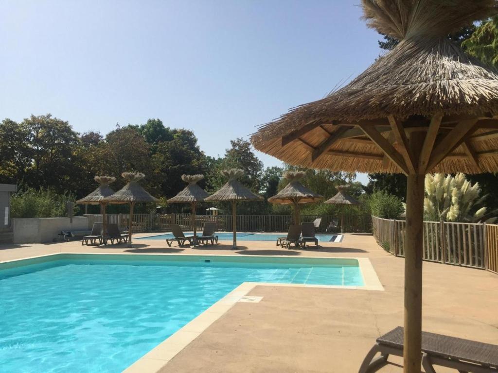 Camping Les Gorges Du Chambon Hotell Eymouthiers  Eksteriør bilde
