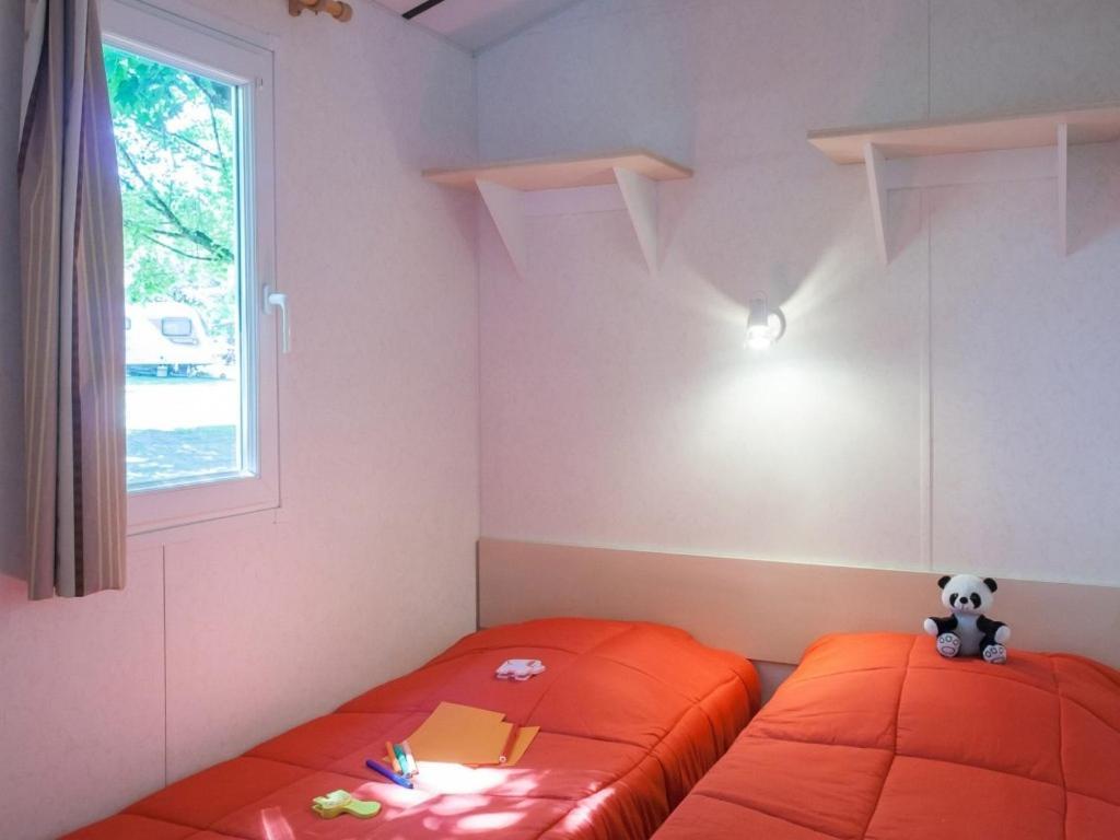 Camping Les Gorges Du Chambon Hotell Eymouthiers  Eksteriør bilde